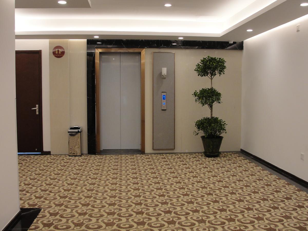 Royal Holiday Hotel Yangon Esterno foto