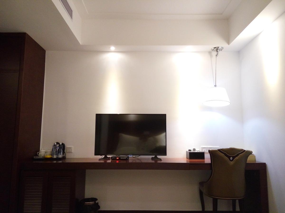 Royal Holiday Hotel Yangon Esterno foto