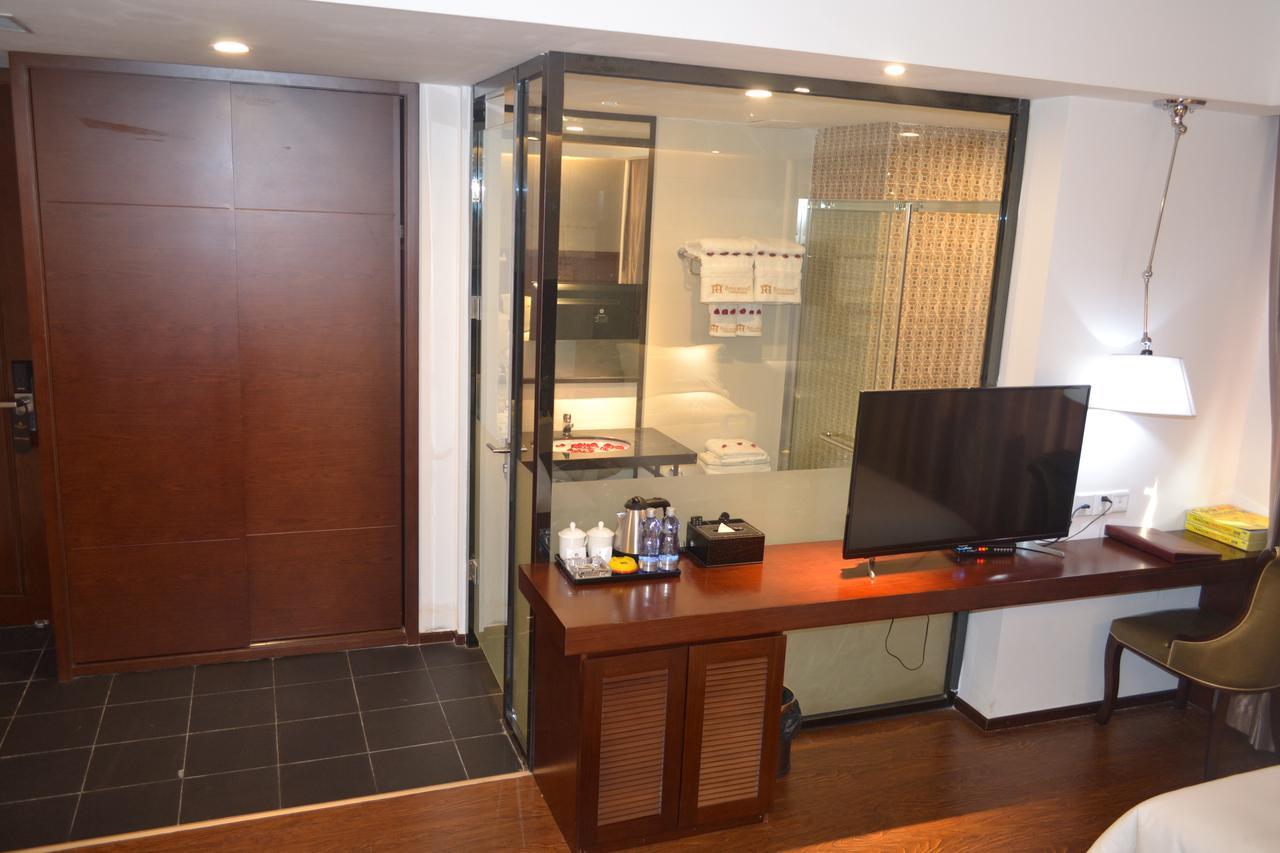Royal Holiday Hotel Yangon Esterno foto