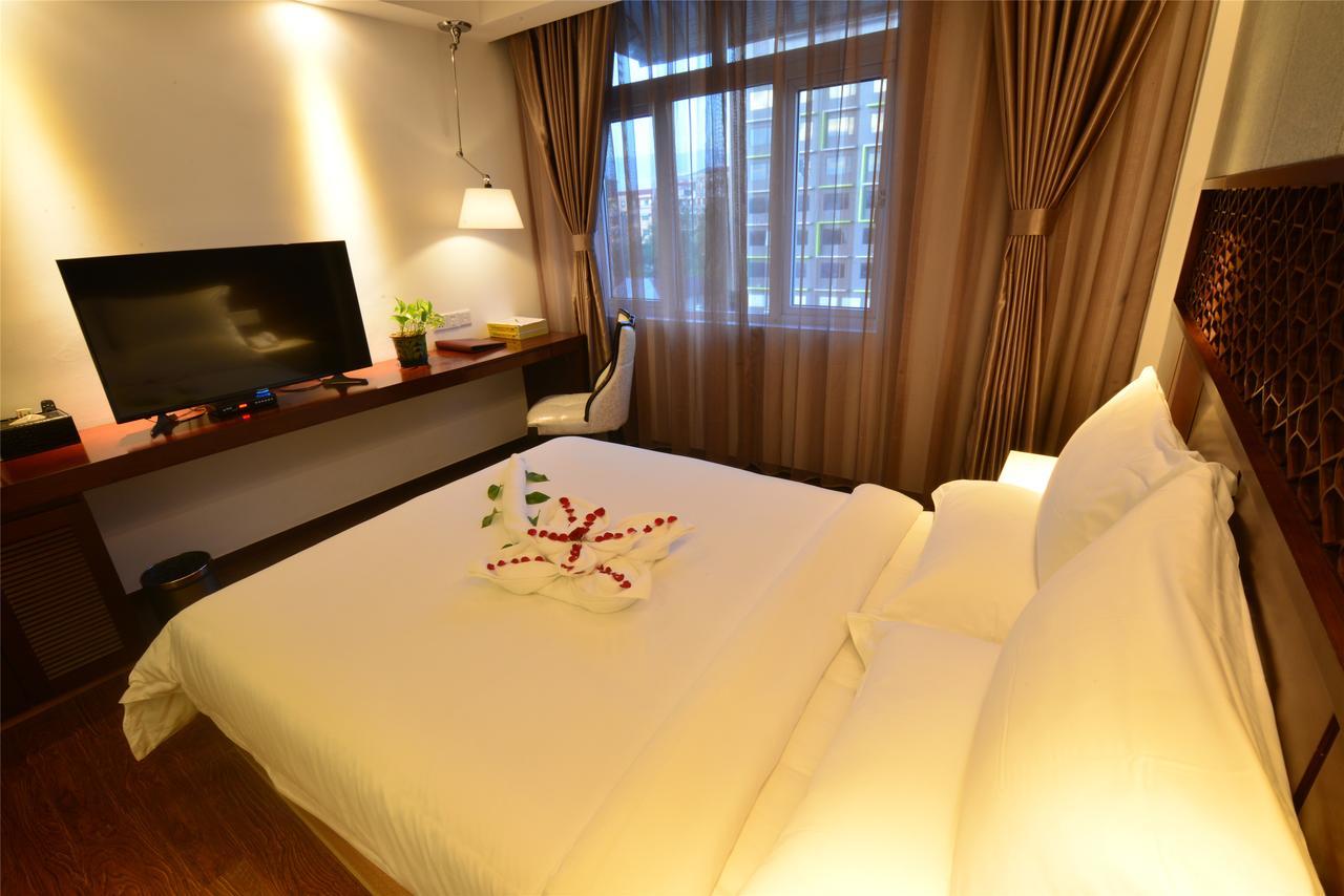 Royal Holiday Hotel Yangon Esterno foto