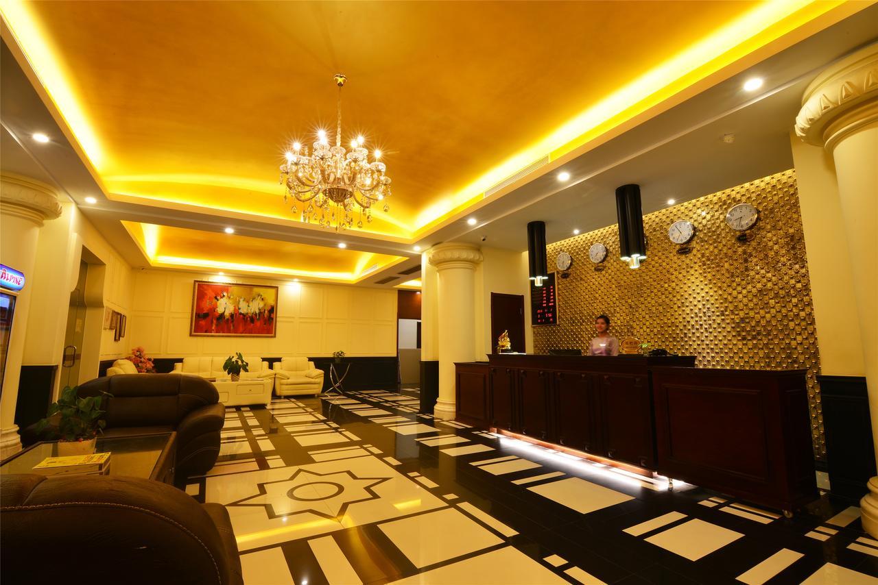 Royal Holiday Hotel Yangon Esterno foto